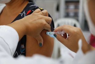 Queiroga deixa 2/3 do Ceará na escassez de vacinação. Vacina para todos já!