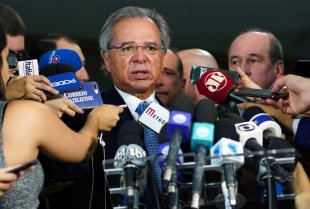 Paulo Guedes promete favores eleitorais para deputados que votarem a favor da reforma