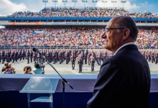 Pela corrida presidencial, Alckmin faz propaganda de sua polícia repressora