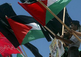 Palestinos se manifestam em virtude dos 67 anos da expulsão de suas terras