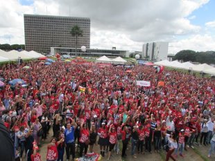 Brasília: a greve dos professores continua!