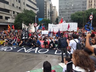 Começa a manifestação contra aumento da tarifa em São Paulo