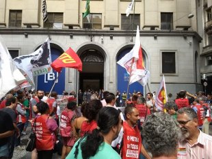 Sob protesto e após forte greve de Metroviários, CCR ganha licitação em leilão fraudulento