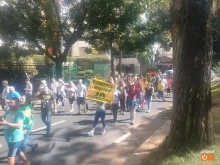Manifestação no Cambuí em Campinas em apoio a greve dos caminhoneiros pede intervenção militar