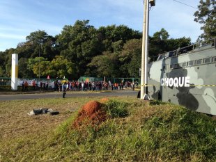 Petroleiros em greve são reprimidos em Canoas