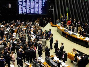 Congresso mantém veto de Dilma à mudança da aposentadoria