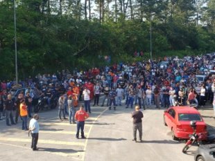 Petroleiros terceirizados de Cubatão aprovam estado de greve em defesa da igualdade salarial
