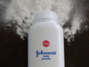 ABSURDO: Talco da Johnson & Johnson contaminado com amianto gera câncer em mulheres nos EUA
