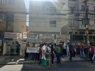 Ato em frente ao Hospital Federal do Andaraí denuncia fechamento da emergência
