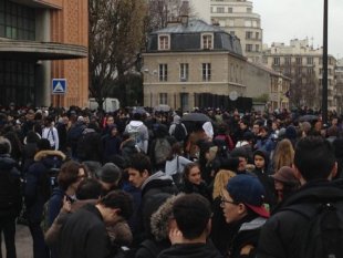 Paris: assembleia de estudantes secundaristas contra a violência policial