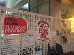 Acampados da FIESP concordam com cartazes da esquerda 'Eleições gerais'