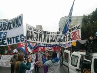 Um relato do 1° de Maio no Chile, onde também se expressou a luta contra o golpe institucional no Brasil