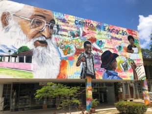Centro de Educação cancela aulas por falta d'água, resultado dos cortes do governo Lula-Alckmin