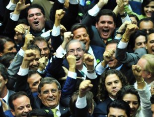 O que é o 'centrão' e o que ele revela da elite e sua política no Brasil?