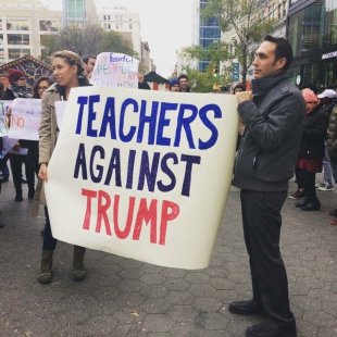Protesto em Nova York: professores e estudantes contra Trump