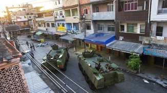Força Nacional faz cerco na Vila do João, no Complexo a Maré