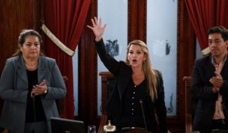 Golpe na Bolívia: em uma manobra da oposição, Jeanine Añez se proclama presidente provisória