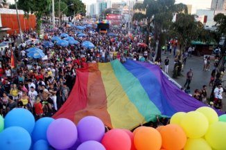 Bancada Evangélica acaba com a parada LGBT no DF