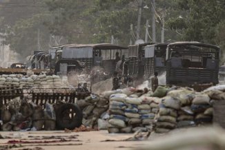 Repressão do exército deixa ao menos 30 mortos em um bairro operário em Mianmar