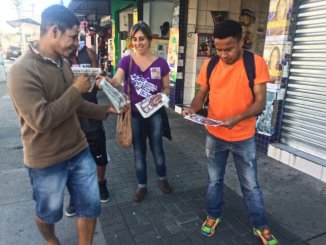 Apoio da população no Rio Pequeno marca panfletagem da campanha “Tomar a greve geral nas nossas mãos” 