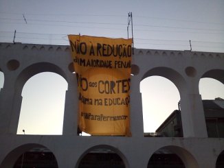 Manifestação estudantil na Lapa contra a redução da maioridade penal e os cortes na educação