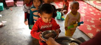 Para bancos bilhões, para crianças mais fome: cresce em 7 milhões crianças com desnutrição