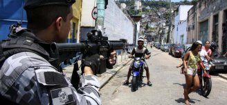 Operações policiais nas favelas e bairros pobres tem sede de sangue negro e pobre