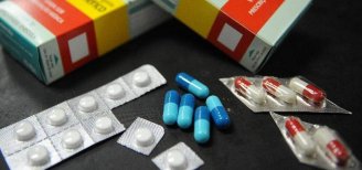 Mesmo com pandemia, governo mantém aumento de preço dos remédios