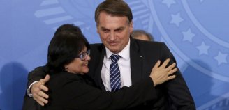 Bolsonaro protege violência policial excluindo dados de violação de direitos humanos 