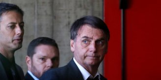 Bolsonaro mente ao prometer mais empregos: 24 mil serão afetados com demissão na ford 
