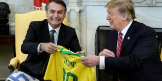 Bolsonaro, Trump e Bannon: votos de submissão ao imperialismo sob a “Internacional de direita”