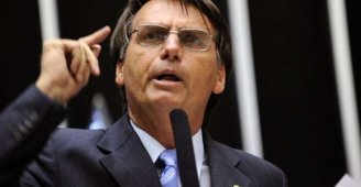"Ninguém quer saber de jovem com senso crítico", Bolsonaro defende colégios militares em todas as capitais