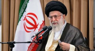 Aiatolá Khamenei diz que mísseis foram apenas o "tapa na cara" dos EUA, "a vingança é uma questão diferente" 