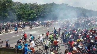 PM de Alckmin reprime ciclistas no litoral paulista com bombas e bala de borracha