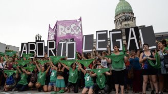 Parlamentarismo revolucionário e a luta das mulheres nas ruas pela legalização do aborto
