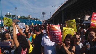 Professores da rede municipal de Salvador há 8 dias em greve por melhores salários