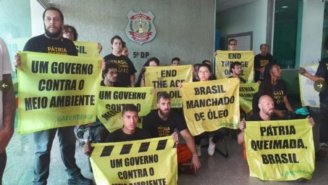 17 ativistas do GreenPeace são presos pela PF após ação em frente ao Palácio do Planalto
