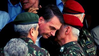 Bolsonaro sanciona reforma previdenciária dos militares que ganham ainda mais privilégios 