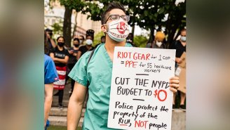 Médico e correspondente do Left Voice, Mike Pappas é preso pela polícia de Nova Iorque em ato do Black Lives Matter