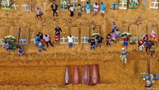 100 mil mortos nas costas de Bolsonaro: um número com raça e classe