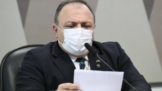 Pazuello afirma que decisão de não intervir na crise de saúde no Amazonas veio de Bolsonaro