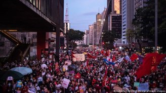 Fora Bolsonaro e Mourão! Que as centrais sindicais convoquem uma greve geral!