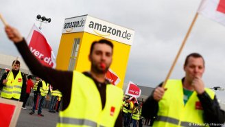 Trabalhadores da Amazon fazem greve na Alemanha por melhores salários e condições de trabalho