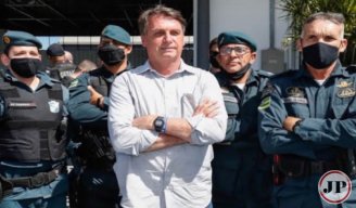 Bolsonaro decreta MP que cria programa habitacional para membros de forças repressivas