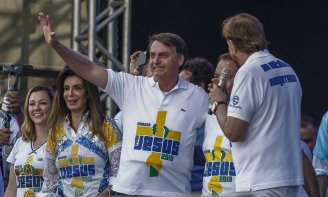 Em meio à pandemia, Bolsonaro acusa OMS de incentivo à homossexualidade e masturbação infantil