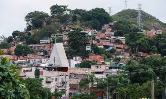 Em plena pandemia, Comunidade da Serrinha, em Madureira, acorda sob tiros e helicópteros da polícia