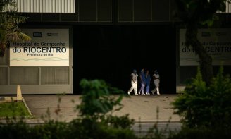 Crivella atrasa pagamento de salário de 16 mil trabalhadores da saúde no RJ