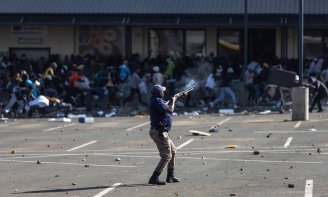 África do Sul: frente a crise social, protestos estão além de Jacob Zuma 