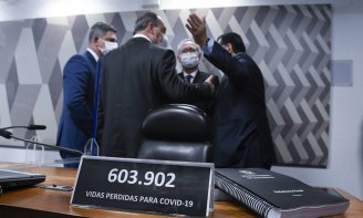 CPI da Covid aprova relatório e propõe indiciar Bolsonaro por 10 crimes durante a pandemia