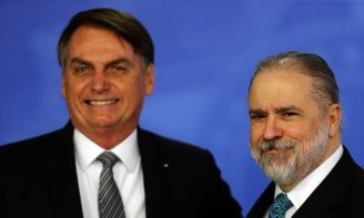 Augusto Aras afirma ao STF que abriu 25 apurações preliminares contra Bolsonaro em 1 ano